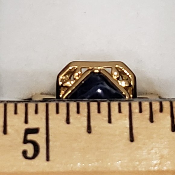 "Simply Solitaire" Sodalite cabochon ring in 18K Yellow Gold over 925 SS sz 8 - Picture 3 of 5